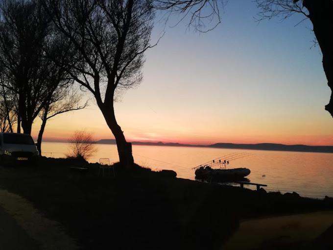 Boathouse Balatonlelle With Sauna Exteriör bild