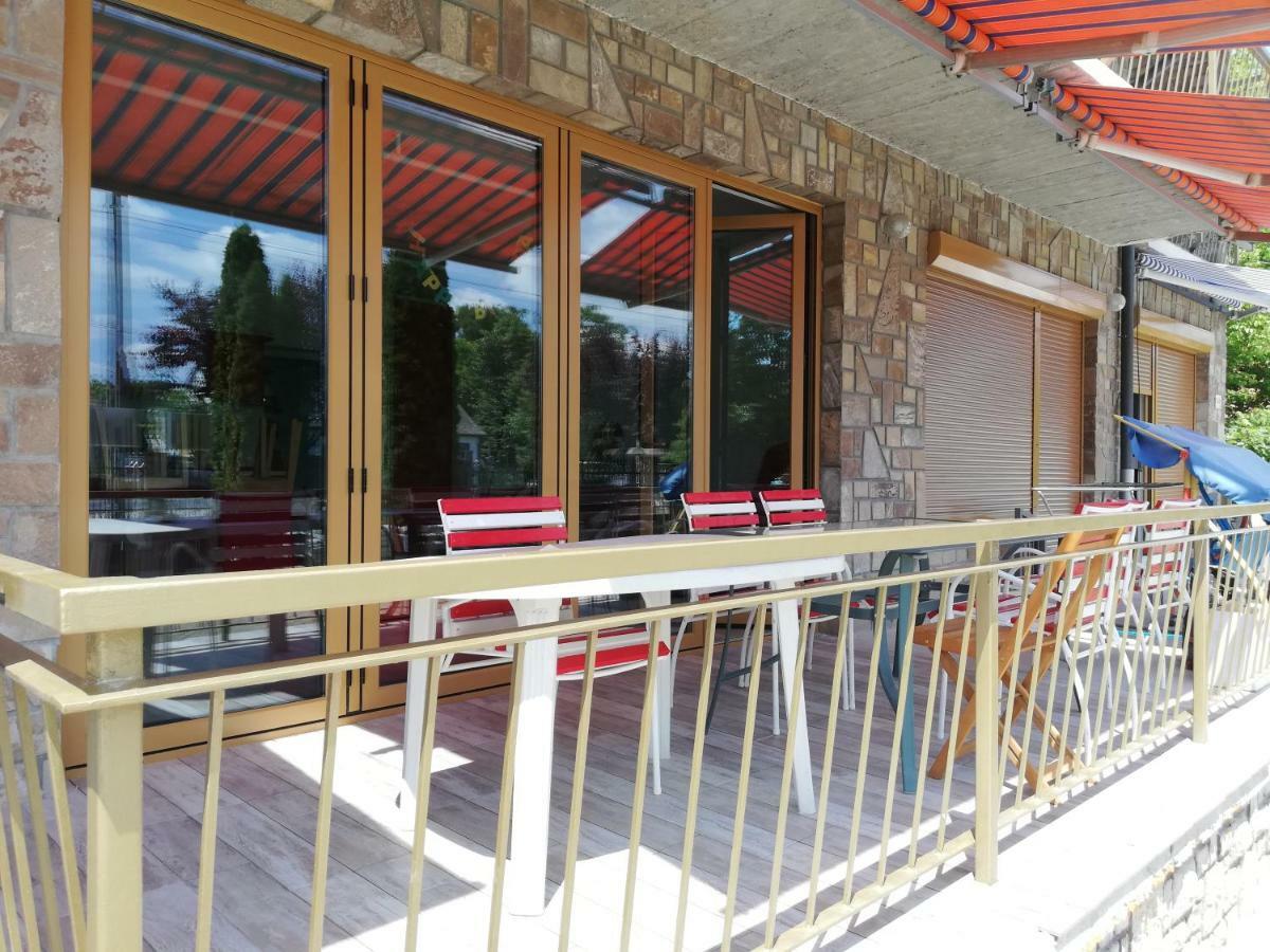 Boathouse Balatonlelle With Sauna Exteriör bild